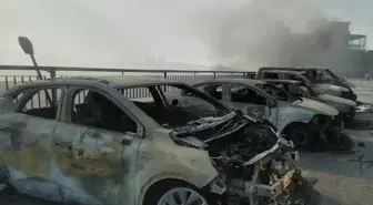Gaziemir'de Yangın Otokent Galericiler Sitesi'ne Sıçradı