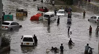 Pakistan'da şiddetli yağışlar can aldı: 38 ölü