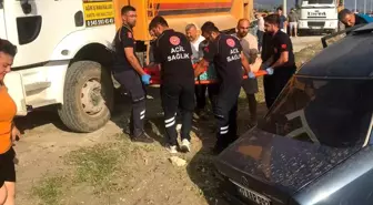 Hatay'da Park Halindeki Araca Çarpan Otomobil Yolda Kum Tepesine Saplandı