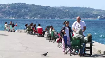 Sarıyer'de Denize Girmek Yasak, Ancak Vatandaşlar Direniş Gösterdi