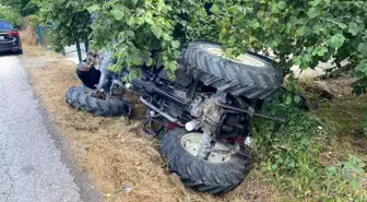Zonguldak'ta Traktör Devrildi, Sürücü Kurtuldu