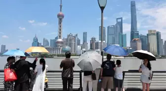 Şanghay'da Hava Sıcaklıkları 40 Dereceyi Buldu