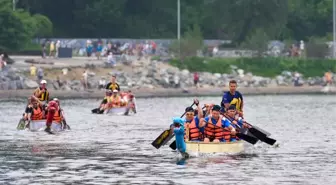 Vladivostok'ta Ejderha Teknesi Yarışı Yapıldı