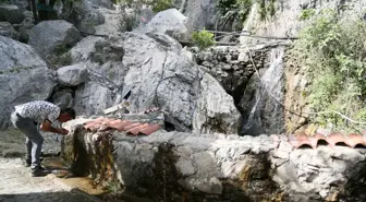 Finike'deki Aykırtça Şelalesi Kuruma Tehlikesi ile Karşı Karşıya