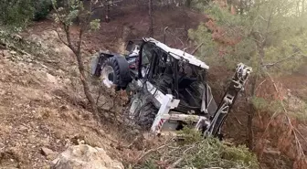 Sürücüsüz İş Makinesi Şarampole Yuvarlandı