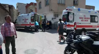 Kilis'te Motosiklet ile Hafif Ticari Araç Çarpıştı: 2 Yaralı