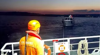Çanakkale Boğazı'nda Sürüklenen Tekne Kurtarıldı