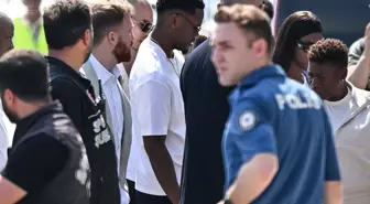 Fenerbahçe'nin transferi için anlaştığı Jhon Duran, İstanbul'a geldi