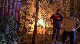 Karaman'da Barakada Yangın: İtfaiye Hızla Müdahale Etti