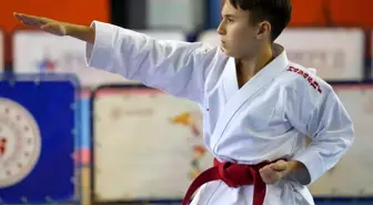 Kırıkkale'de Anadolu Yıldızlar Ligi Karate Müsabakaları Başladı