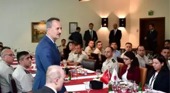 Savunma Sanayii Başkanı Haluk Görgün, Yeni Askeri Ataşelerle Bir Araya Geldi