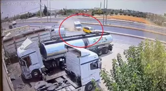Silopi'de Taksi ile Minibüs Çarpıştı: 2 Çocuk Yaralandı