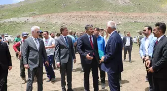 Kültür ve Turizm Bakanı Ersoy, Hakkari'de Buzul Göllerinde Botla Gezinti Yaptı