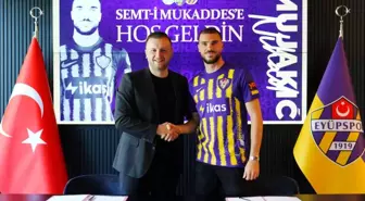 Eyüpspor, Nihad Mujakic'i Kiraladı