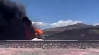 Adıyaman'da İnşaat Alanında Konteyner Yangını