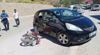 Adıyaman'da Motosiklet ve Otomobil Çarpıştı: 2 Yaralı