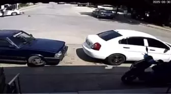 Akyazı'da Otomobil ile Motosiklet Çarpıştı, İki Kişi Yaralandı
