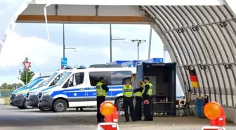 Polonya, Almanya ile Sınır Kontrollerini Yeniden Başlatıyor