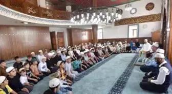 Hafızlığı bitiren öğrenci Kur'an-ı Kerim'i bir günde hatmetti