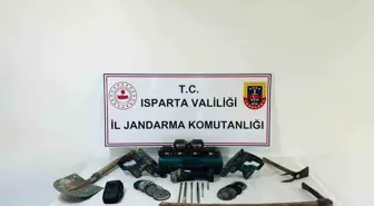 Eğirdir'de İzinsiz Kazı Yapan 4 Kişi Suçüstü Yakalandı