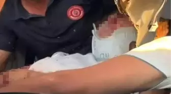 Çatalca'da Minibüs Tıra Çarptı: Sıkışan Kadın Kurtarıldı