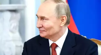 Putin, Trump ile Görüşeceğini Duyurdu