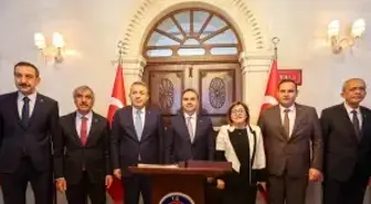 Bakan Kacır, Kilis Valiliği ve AK Parti İl Başkanlığını Ziyaret Etti