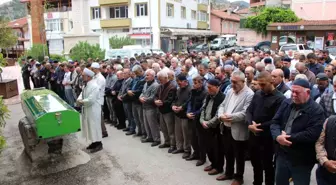 Amasya'da Eşi Tarafından Vurulan Kadın Toprağa Verildi