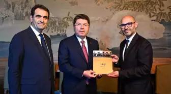 Adalet Bakanı Yılmaz Tunç, Hollanda'da Temaslarda Bulundu