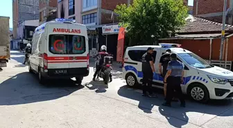 Bursa'da Kadın, Aldatılan Eşini Bıçakla Yaraladı ve Elektrikli Bisikletle Hastaneye Götürdü