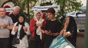 Hayalini Gerçekleştirmek Üzere Çıktığı Yolculukta Hayatını Kaybeden Pilot Son Yolculuğuna Uğurlandı