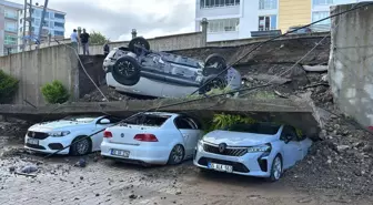 Şiddetli Yağmur Sonrası Otopark Duvarı Yıkıldı, Araçlar Zarar Gördü