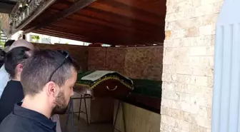 Kocaeli'de Silahlı Saldırı: Baba ve Oğlu son yolculuğuna uğurlandı