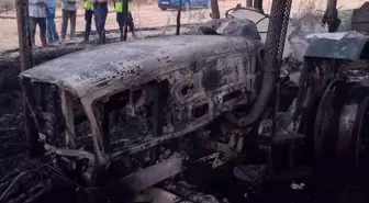Burdur'da Traktör Yangını: 5 Dönüm Arazi Ve 10 Ağaç Yandı