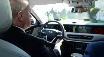 Cumhurbaşkanı Erdoğan, Togg'un yeni modeli T10F'yi test etti