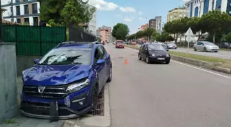 Samsun'da Otomobil Duvara Çarptı: Sürücü Yaralı