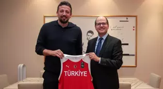 Hidayet Türkoğlu: 'Milli Takımları Yılda Birkaç Kez Canlı İzleme Fırsatı Buluyoruz'