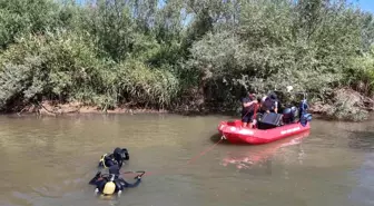 Kırıkkale'de Kızılırmak Nehri'ne Atlayan Genç İçin Arama Çalışmaları Devam Ediyor