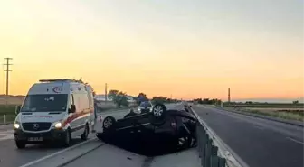 Konya'da Kamyonet Devrildi: 1 Ölü, 2 Yaralı