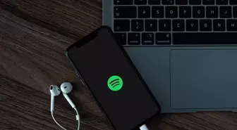 Spotify uygulamalarıyla tepki çekiyor: Peygamberimize hakaret eden başlıklarla listeler var
