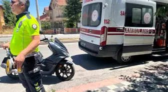 Kütahya'da Elektrikli Bisiklet ve Motosiklet Çarpıştı: 3 Yaralı