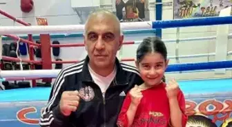 Sifu Nihat Atamtürk'e Üstün Başarı Belgesi