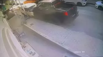 Başakşehir'de Vinç Kazası: 23 Araç Zarar Gördü