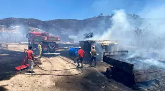 Çanakkale'de Yangın: 3 Ahır ve 2 Traktör Römorku Yanmıştır