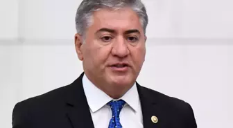 CHP Grup Başkanvekili Murat Emir, miting kürsüsünden düştü! Vücudunda kırıklar oluştu