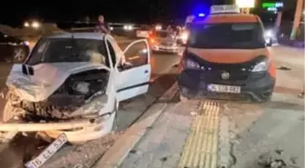 Hatay'da Gece Saatlerinde Trafik Kazası: 2 Yaralı