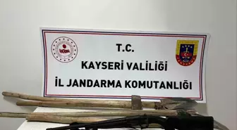 Kayseri'de Kaçak Kazı Yapan İki Kişi Suçüstü Yakalandı