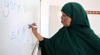 Annesinin Tedavisi İçin Somali'den Elazığ'a Gelen Asıo, Türkçe Öğreniyor