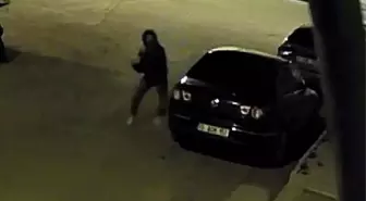 Karaman'da Motosiklet Kasklı Şahıs Park Halindeki Araca Saldırdı