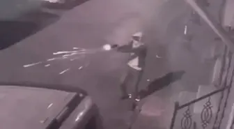 Sultangazi'de Park Halindeki Araç Kurşunlandı